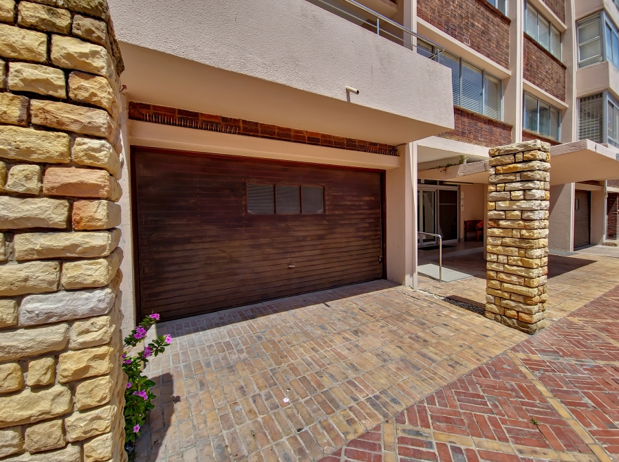 To Let 2 Bedroom Property for Rent in Sea Point Western Cape